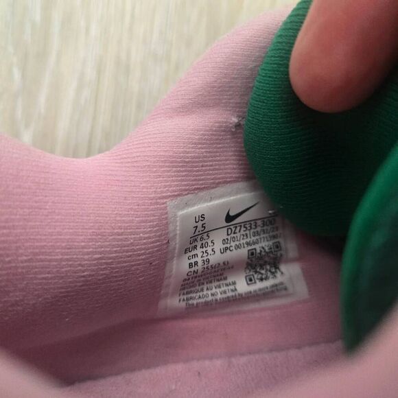 Nike Giannis Immortality green pink white mens basketball sneakers sz 7.5 wicked main image 11